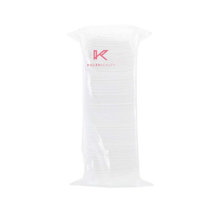 Un emballage en plastique transparent contient une pile de 100 tampons en coton non tissé Killer Beauty, avec le logo rose Killer Beauty visible sur le devant.